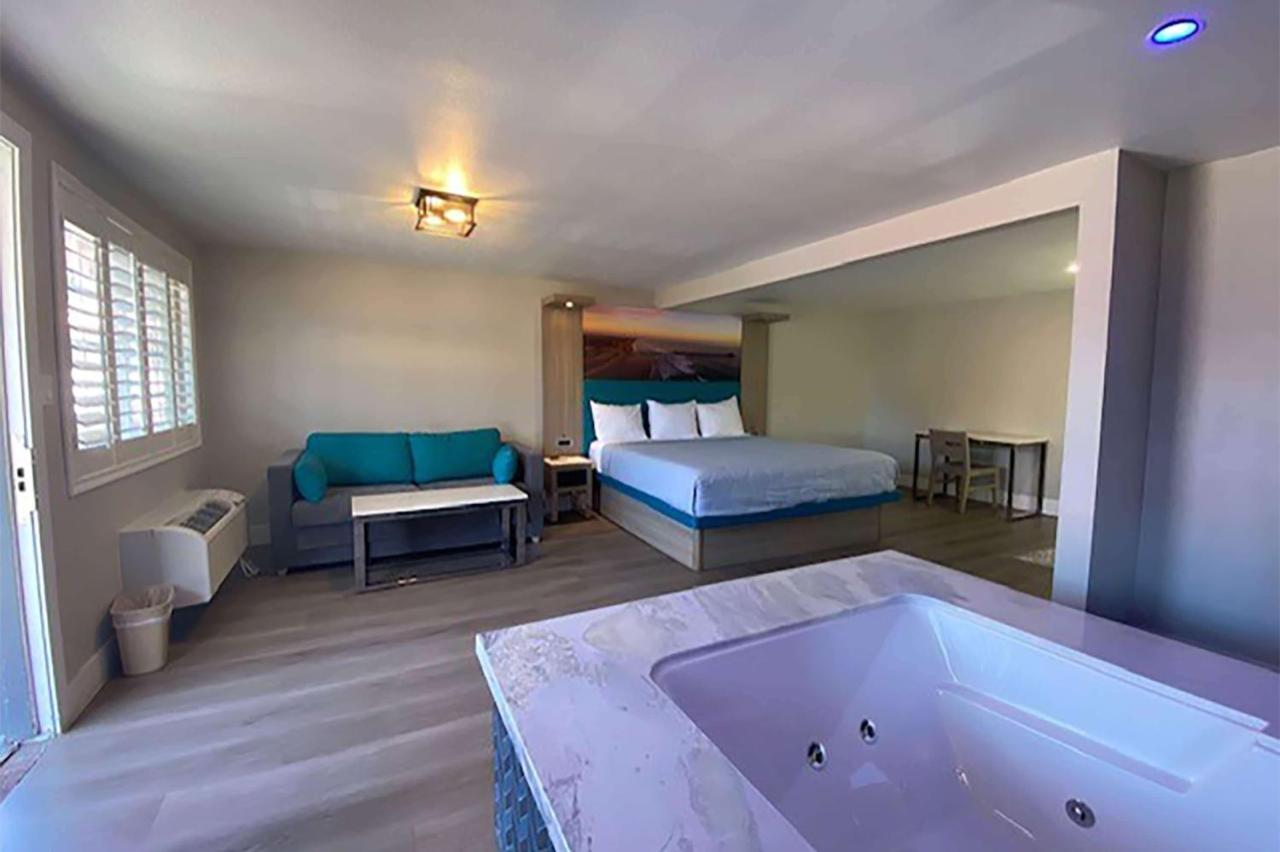 Super 8 By Wyndham Oceanside Downtown Hotel Luaran gambar