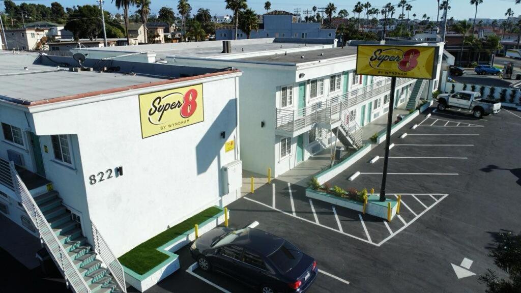 Super 8 By Wyndham Oceanside Downtown Hotel Luaran gambar