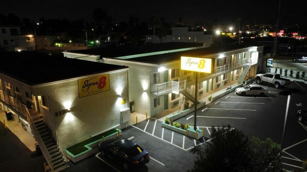 Super 8 By Wyndham Oceanside Downtown Hotel Luaran gambar