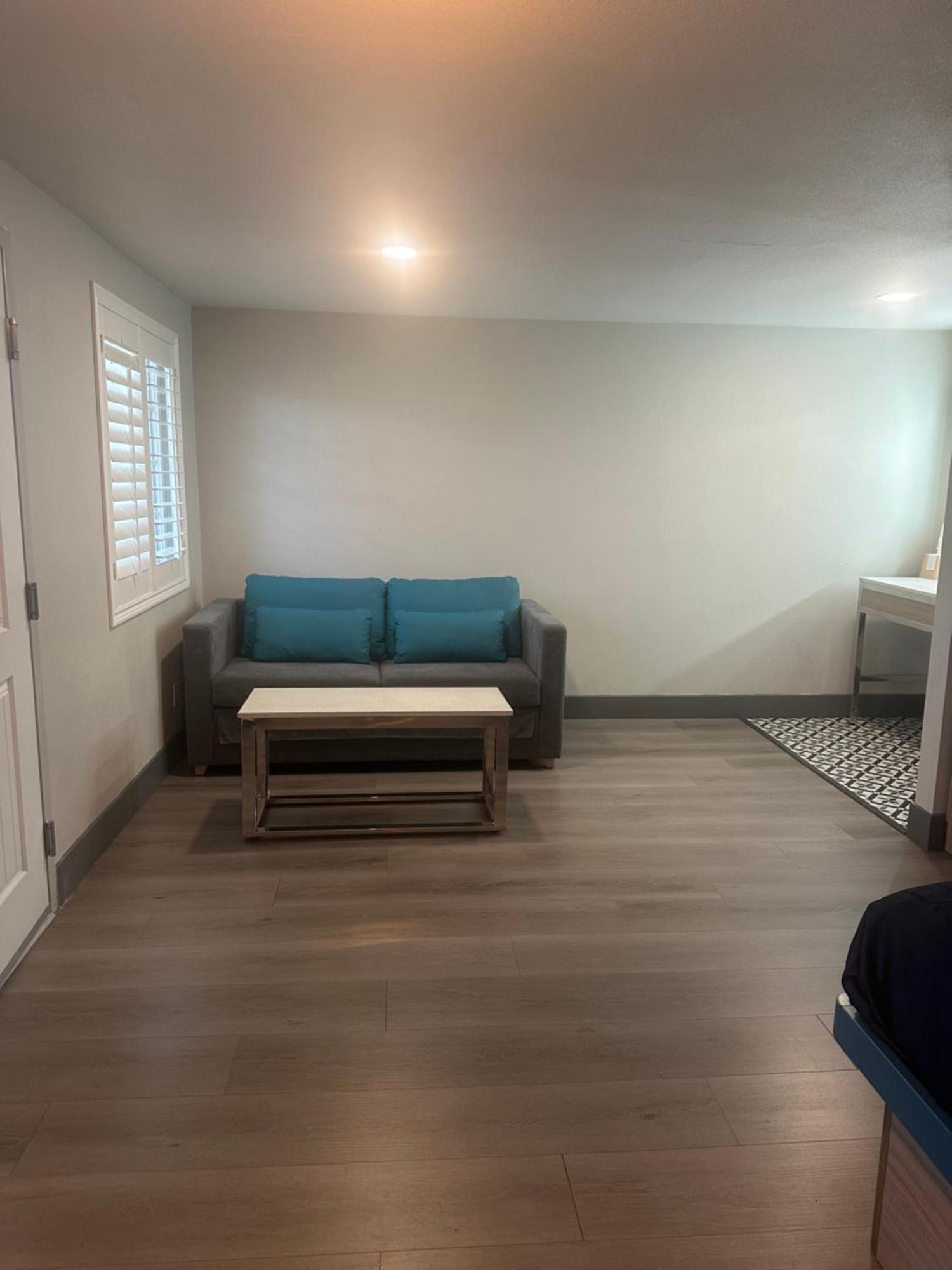 Super 8 By Wyndham Oceanside Downtown Hotel Luaran gambar