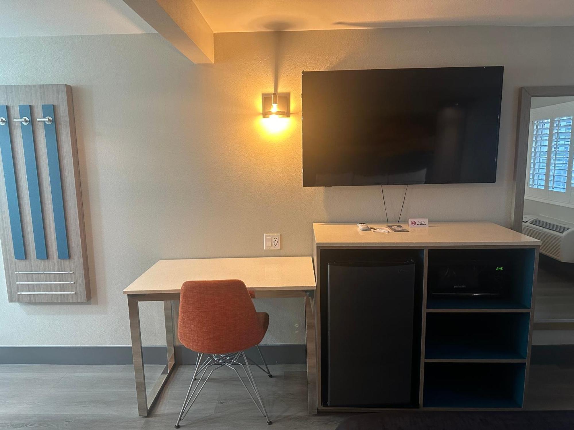 Super 8 By Wyndham Oceanside Downtown Hotel Luaran gambar