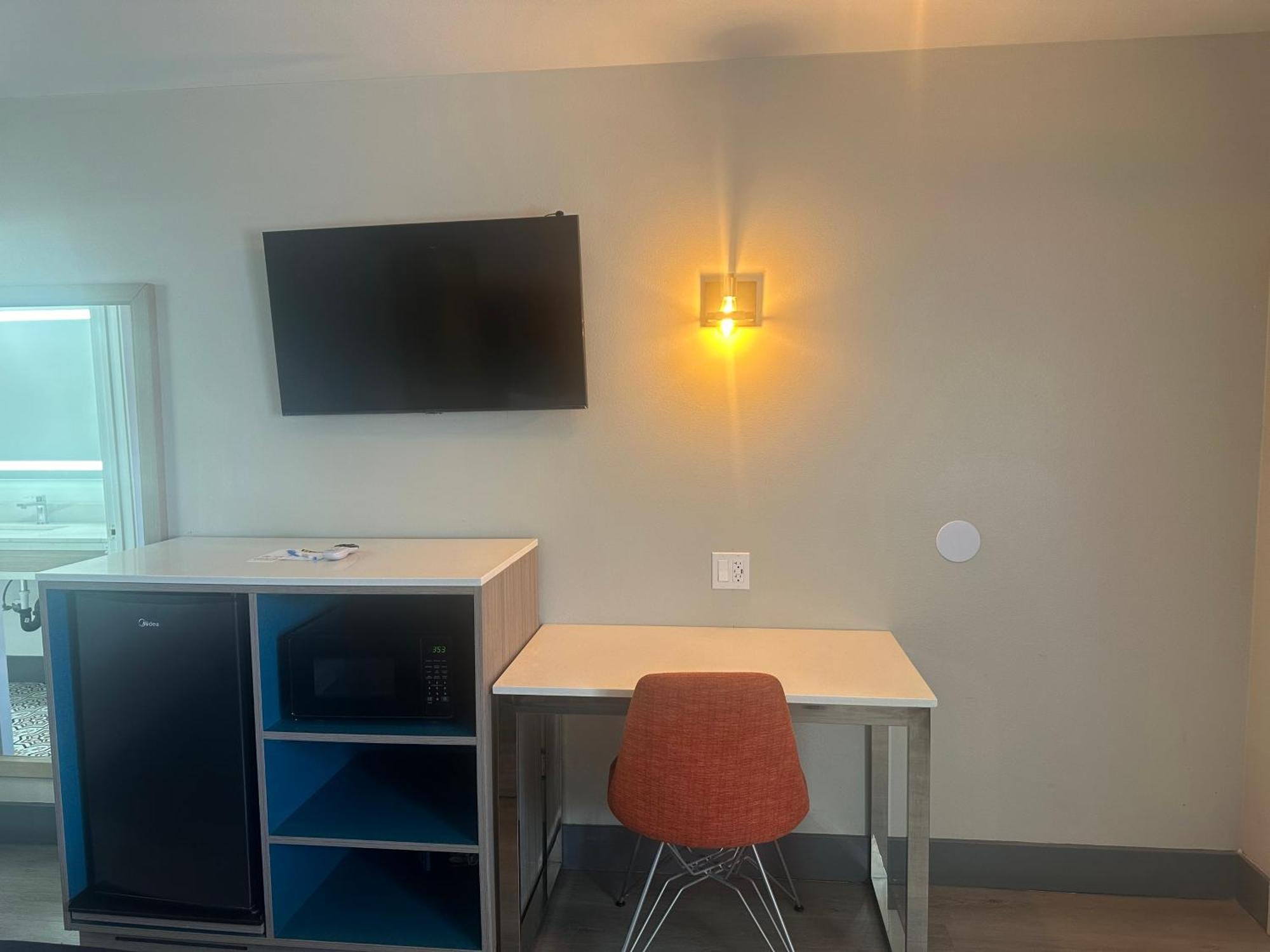 Super 8 By Wyndham Oceanside Downtown Hotel Luaran gambar