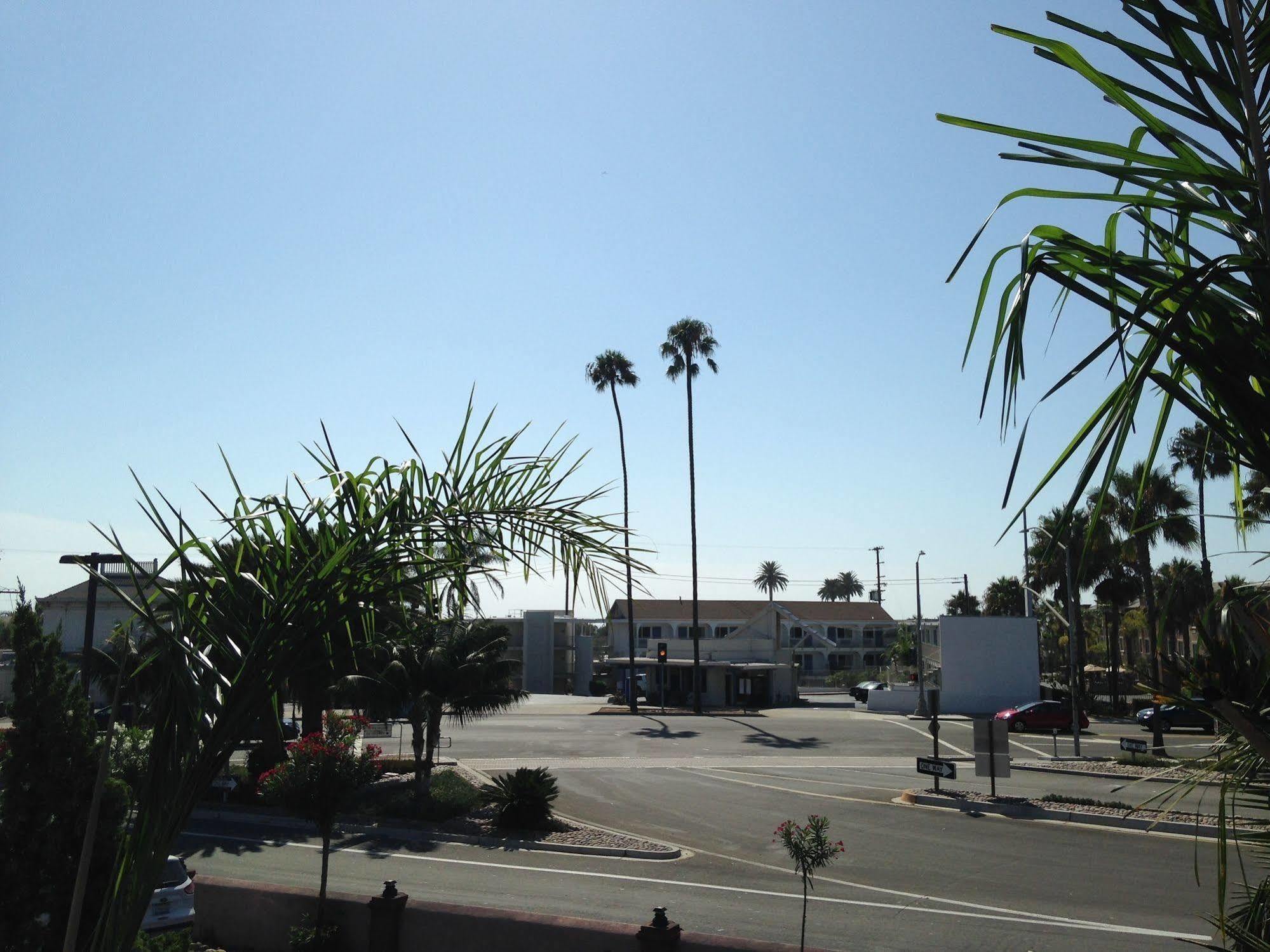 Super 8 By Wyndham Oceanside Downtown Hotel Luaran gambar